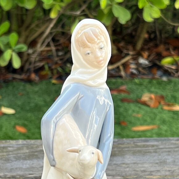 Vintage LLADRO Porcelain Figurine #4584 Girl With Lamb 10.5" Spain Sheep - Picture 5 of 9